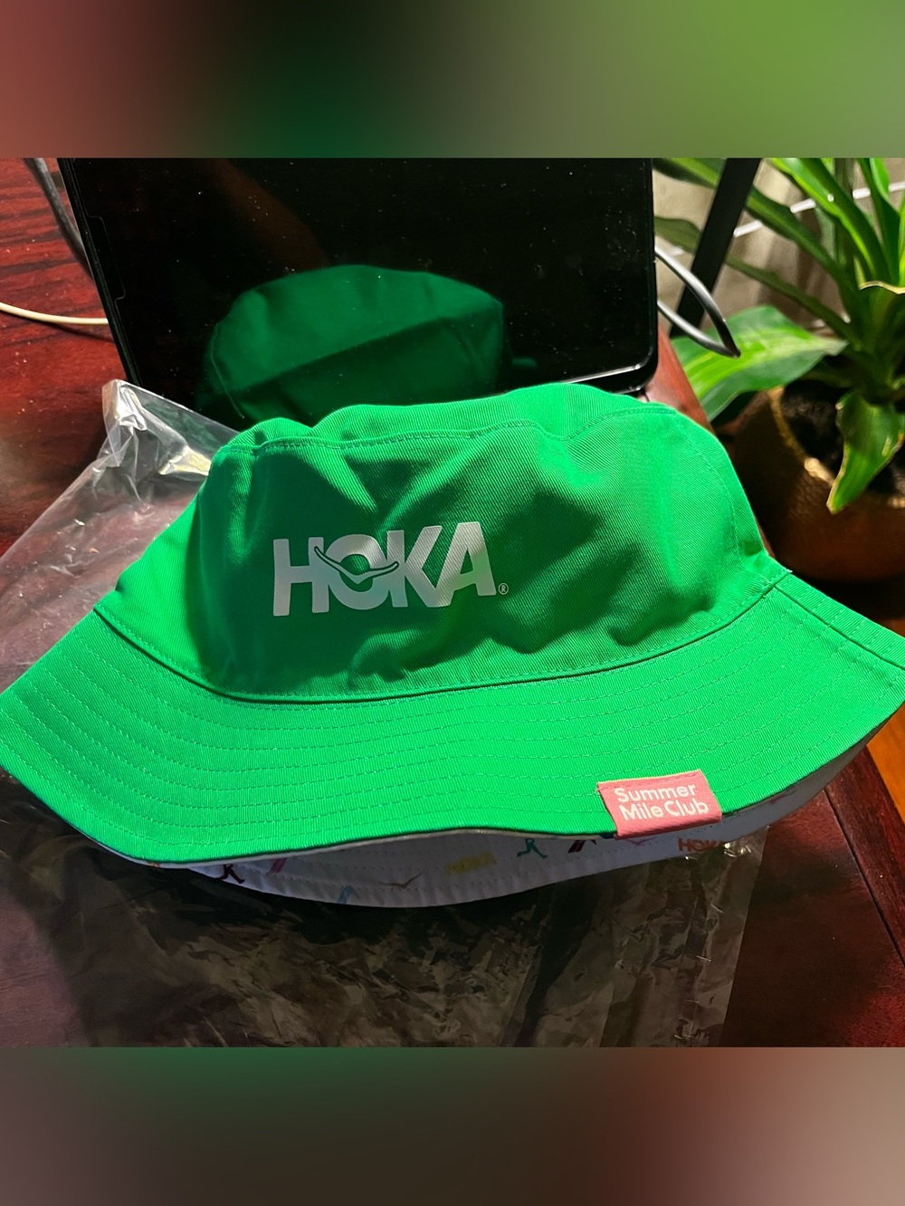 HOKA Summer Mile Club 2026 Reversible Bucket Hat Green